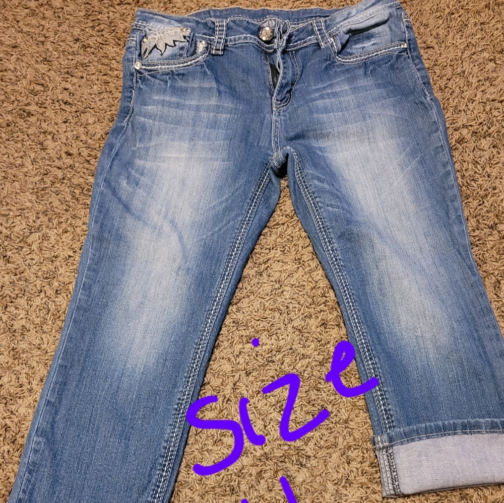 Womens Capri size 11